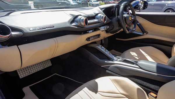 Used Ferrari 812 Superfast 2018 for sale - 75216943: Photo 11