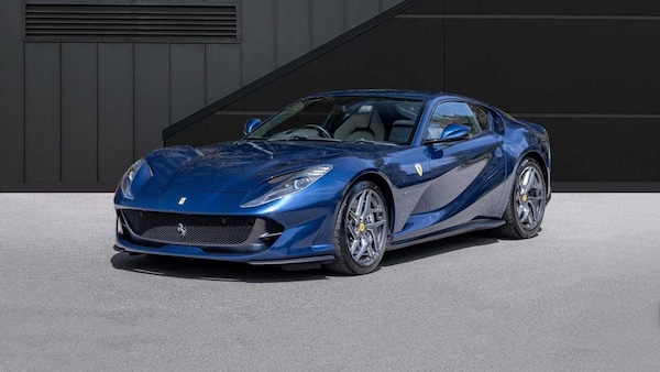 Used Ferrari 812 Superfast 2018 for sale - 75216943: Photo 2