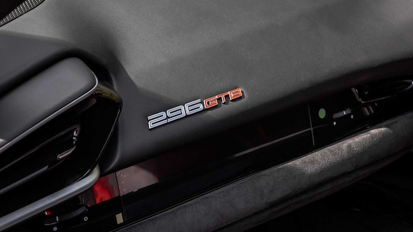 Used Ferrari 296 GTB 2023 for sale - 75218286: Photo 10
