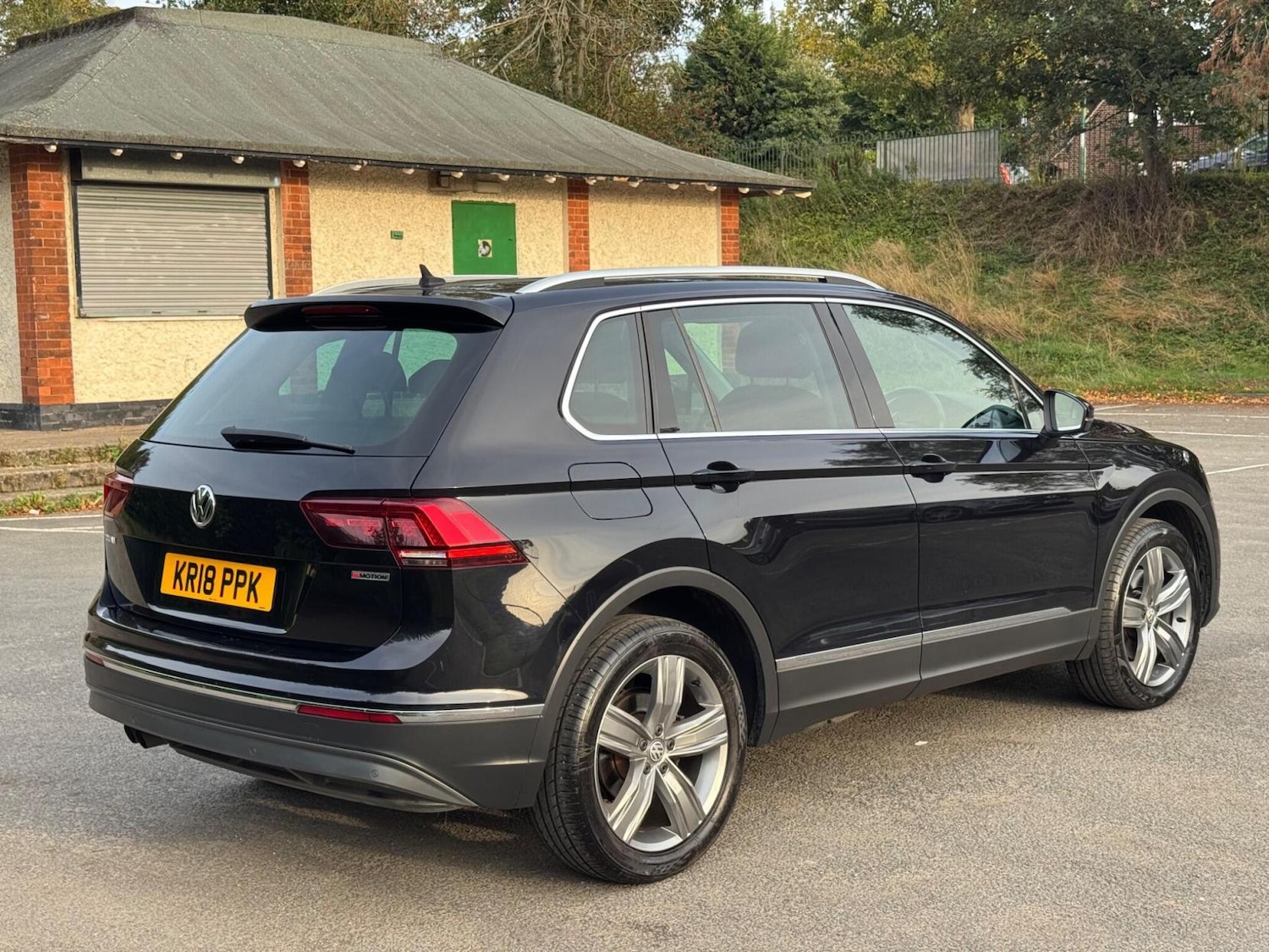 Used Volkswagen Tiguan for sale - 77343907: Photo 4