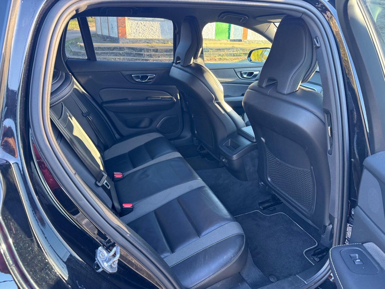 Used Volvo V60 2019 for sale - 77345358: Photo 16