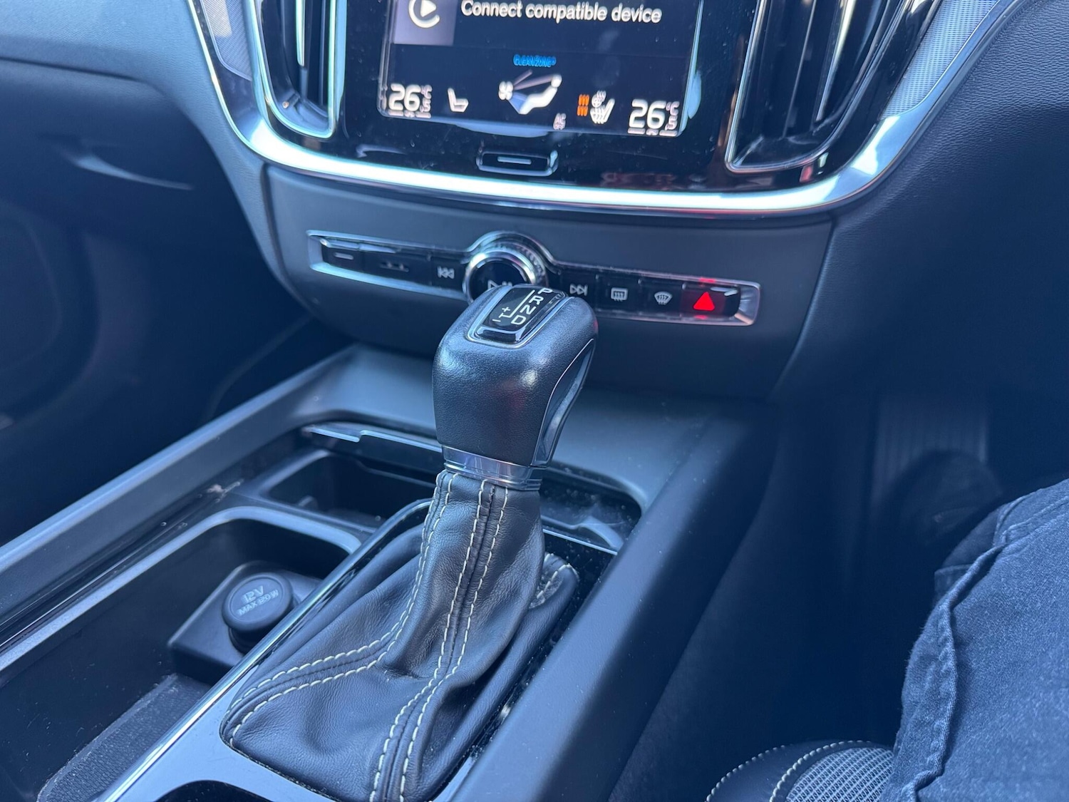 Used Volvo V60 2019 for sale - 77345358: Photo 25