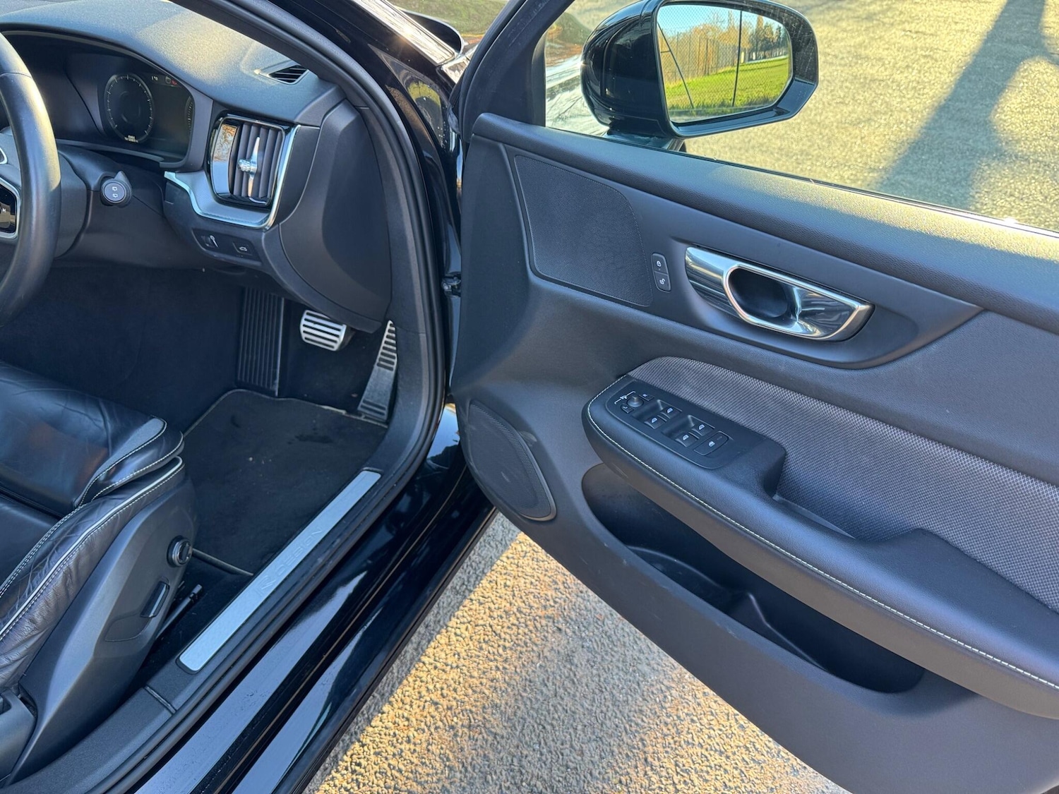 Used Volvo V60 2019 for sale - 77345358: Photo 38