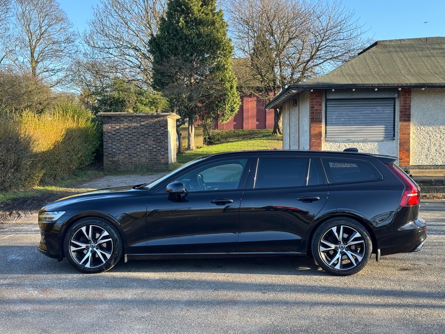 Used Volvo V60 2019 for sale - 77345358: Photo 4