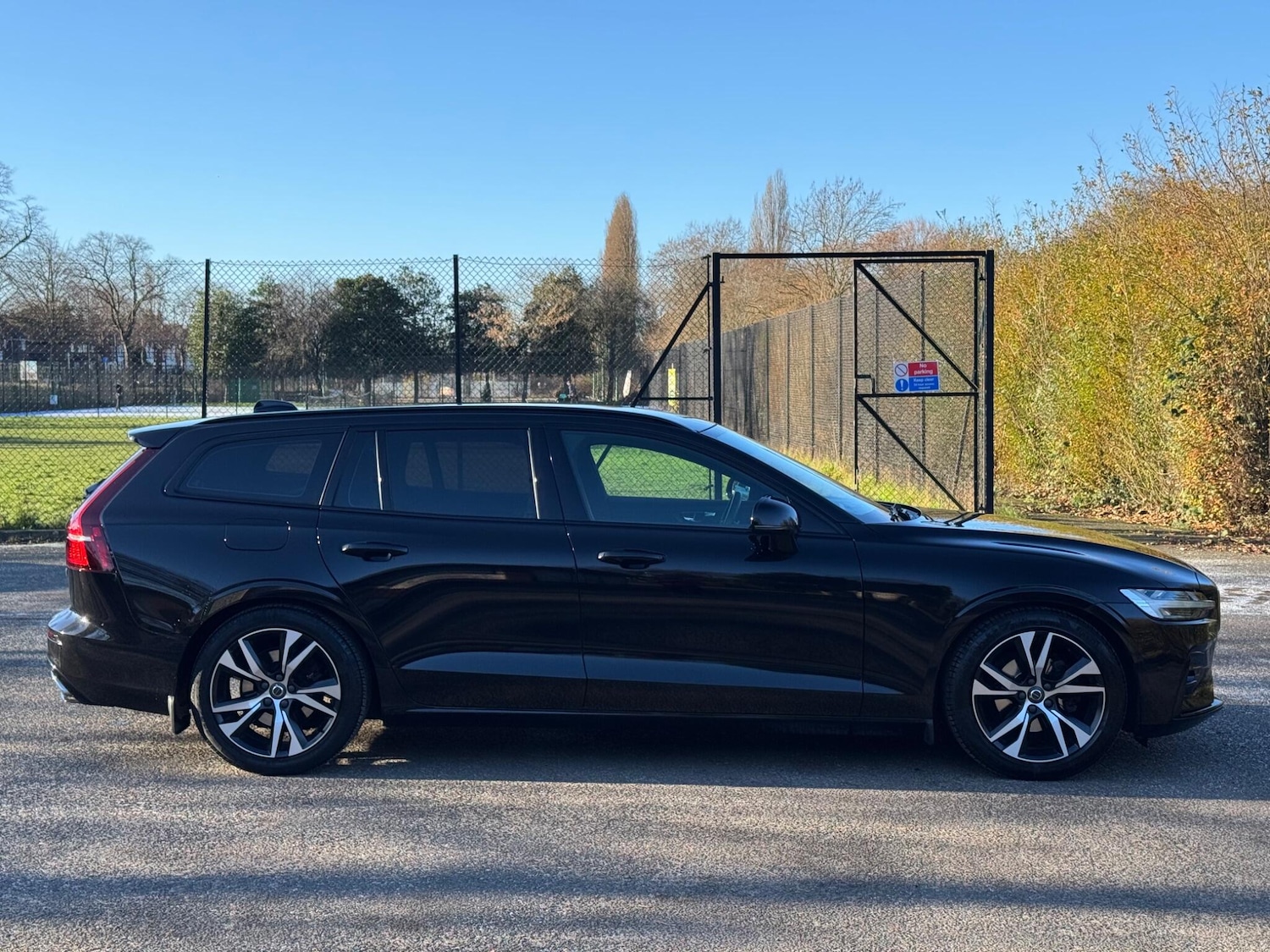 Used Volvo V60 2019 for sale - 77345358: Photo 5