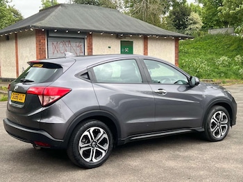 Used Honda HR-V 2017 for sale - 78596410: Photo