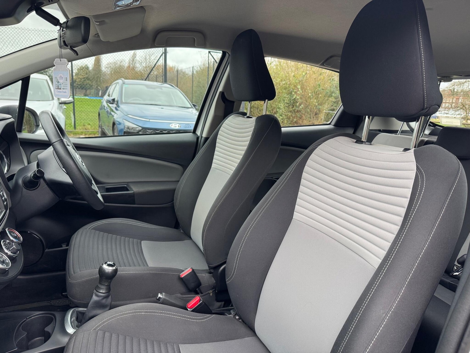 Used Toyota Yaris 2019 for sale - 77683660: Photo 10