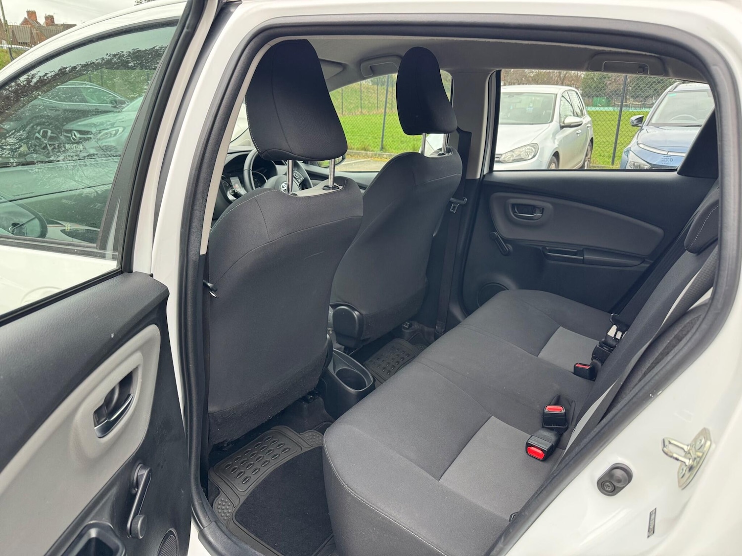 Used Toyota Yaris 2019 for sale - 77683660: Photo 11