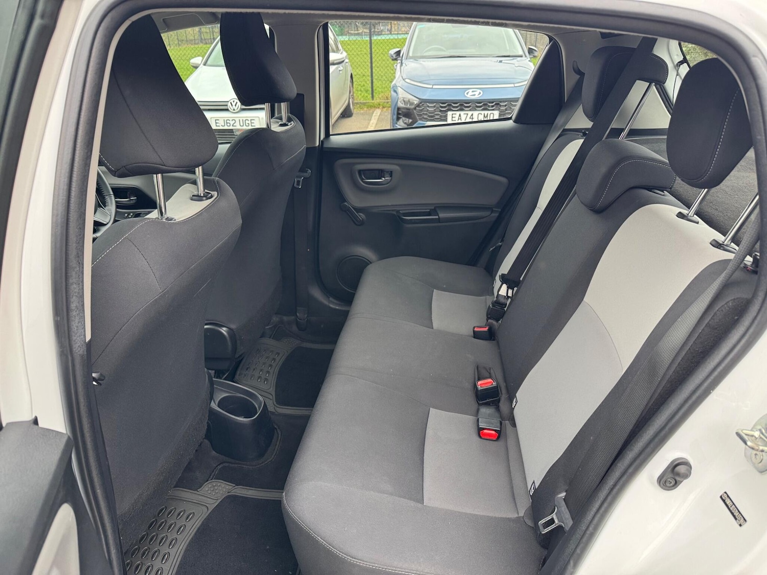 Used Toyota Yaris 2019 for sale - 77683660: Photo 12