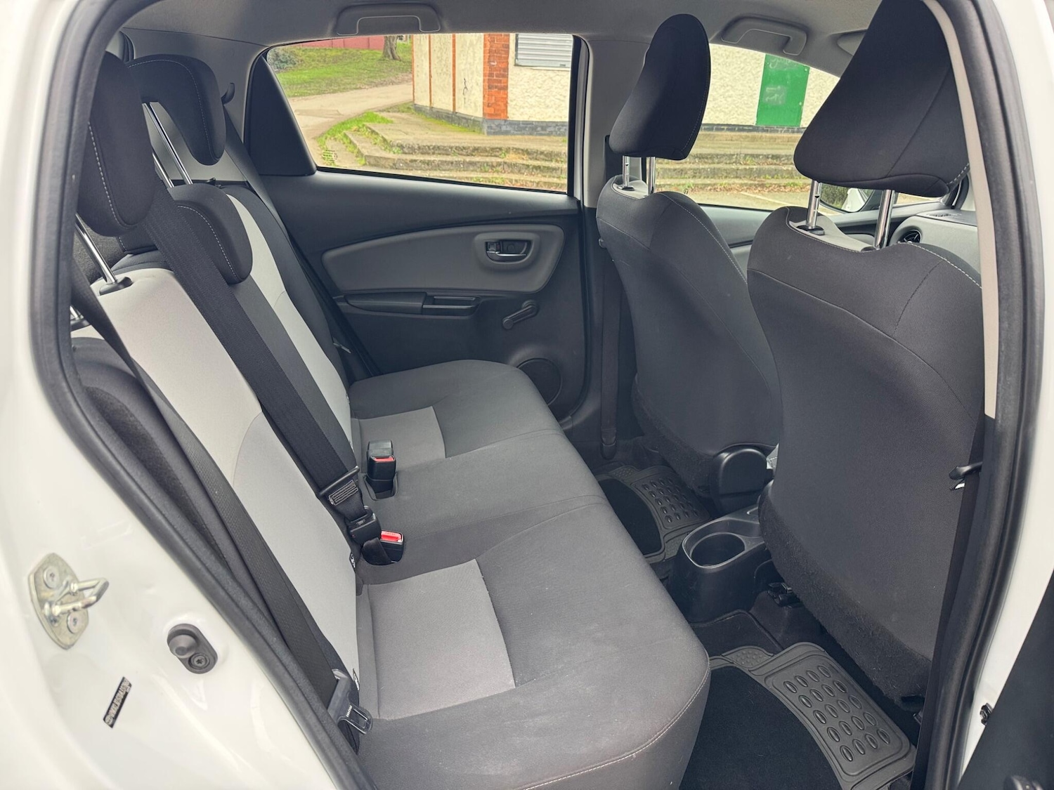 Used Toyota Yaris 2019 for sale - 77683660: Photo 14