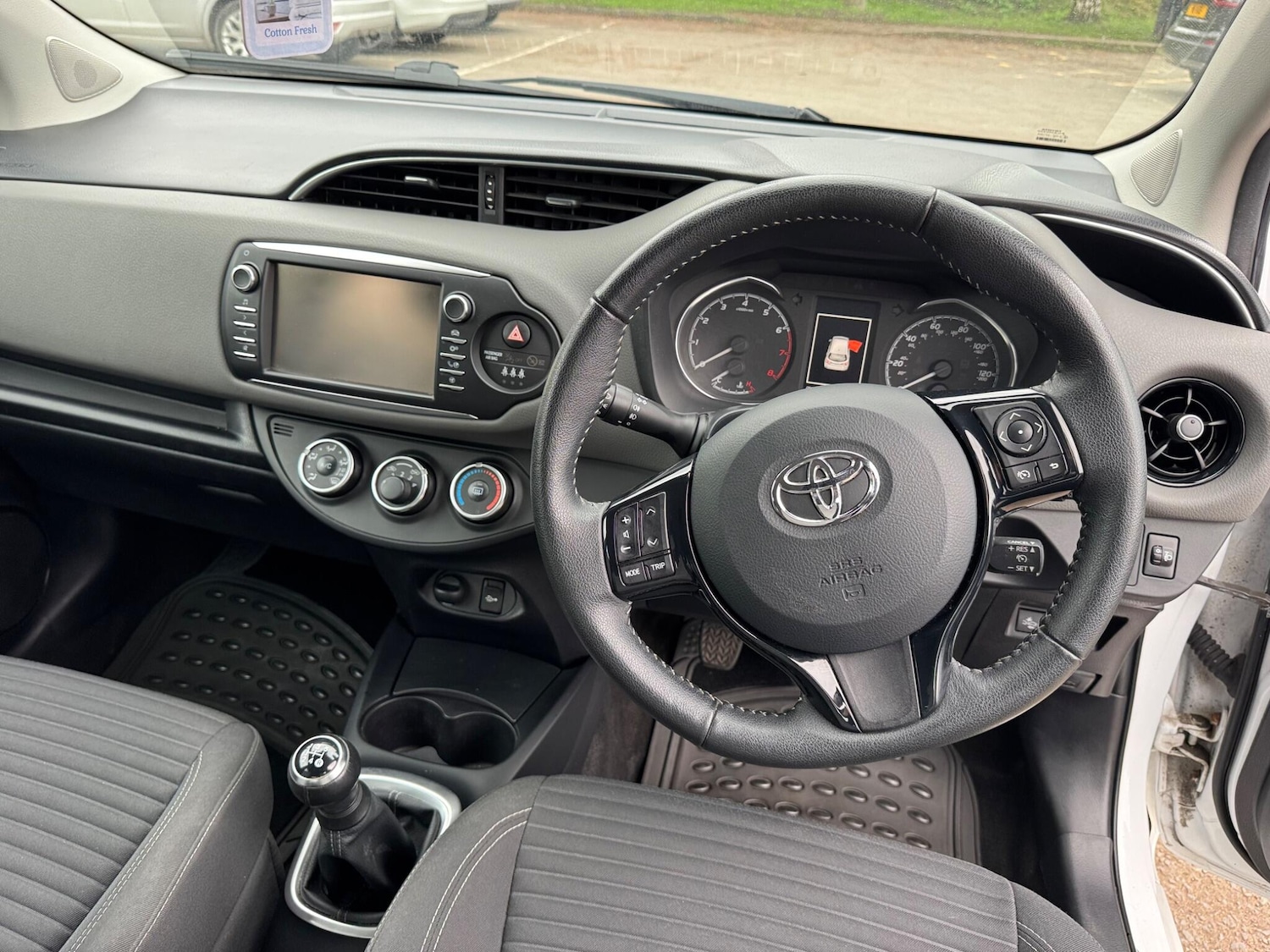 Used Toyota Yaris 2019 for sale - 77683660: Photo 22