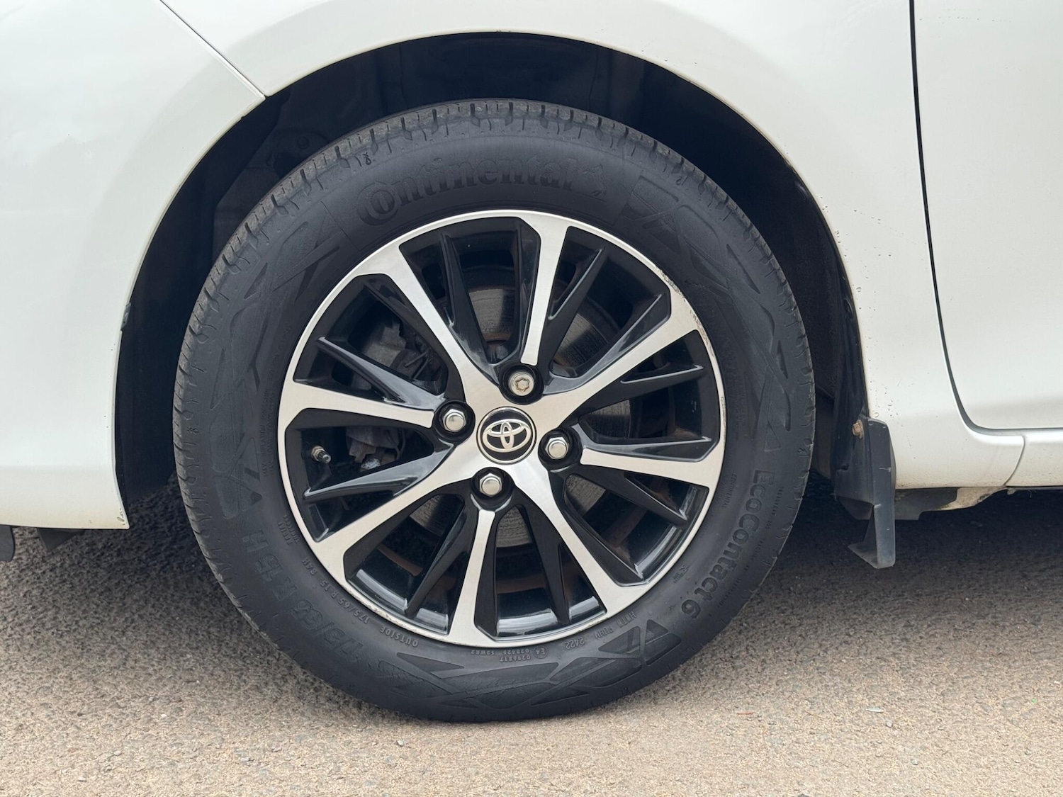 Used Toyota Yaris 2019 for sale - 77683660: Photo 29