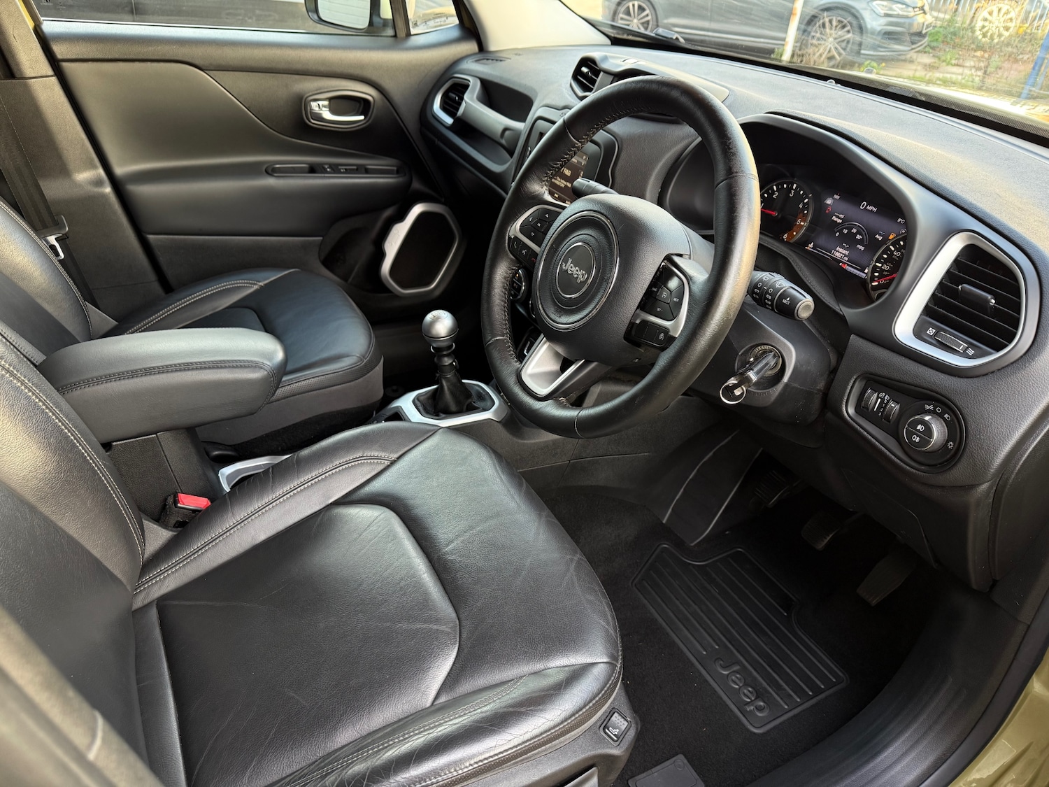 Used Jeep Renegade 2015 for sale - 76334874: Photo 5