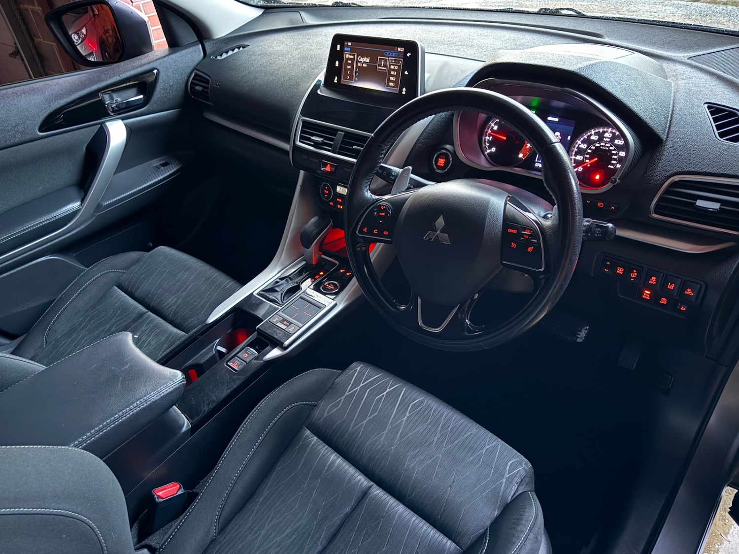 Used Mitsubishi Eclipse Cross 2018 for sale - 76170415: Photo 8