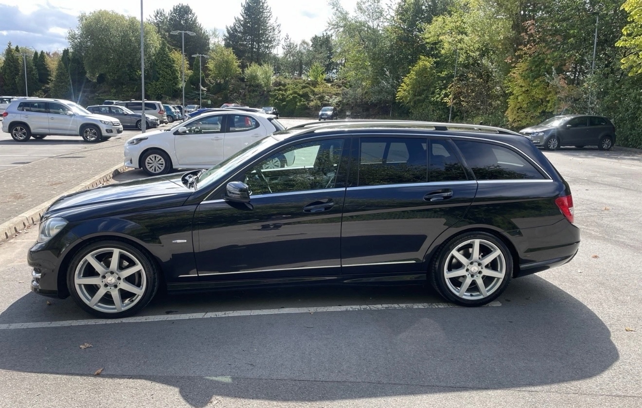 Used Mercedes-Benz C Class 2012 for sale - 76853956: Photo 2