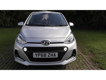 Used Hyundai i10 2018 for sale - 76047116: Photo