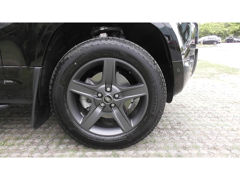 Used Land Rover Defender 90 2025 for sale - 76047114: Photo 11