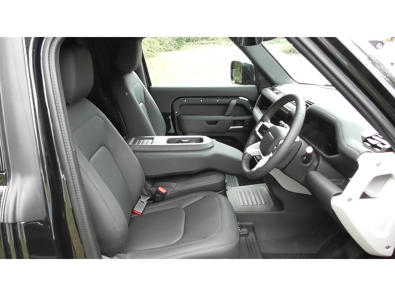 Used Land Rover Defender 90 2025 for sale - 76047114: Photo 14