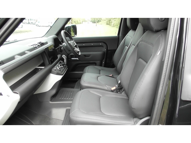 Used Land Rover Defender 90 2025 for sale - 76047114: Photo 16