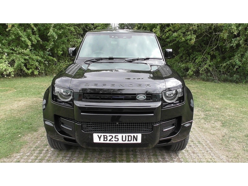 Used Land Rover Defender 90 2025 for sale - 76047114: Photo 2