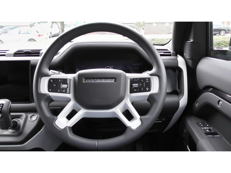 Used Land Rover Defender 90 2025 for sale - 76047114: Photo 20