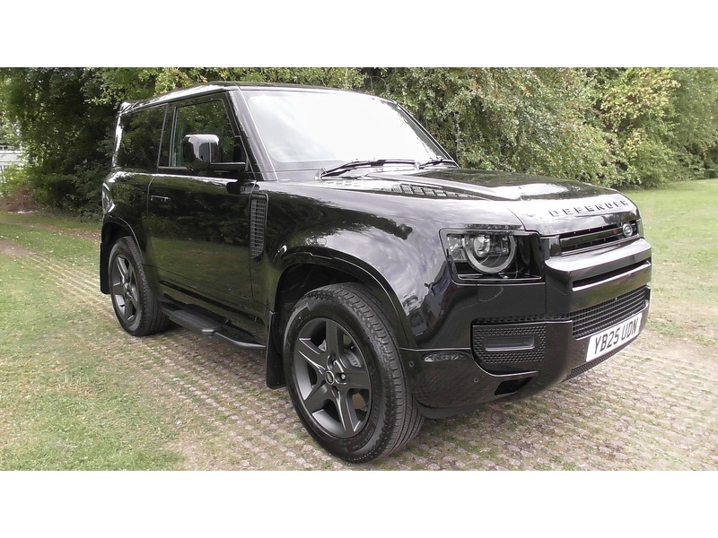 Used Land Rover Defender 90 2025 for sale - 76047114: Photo 3