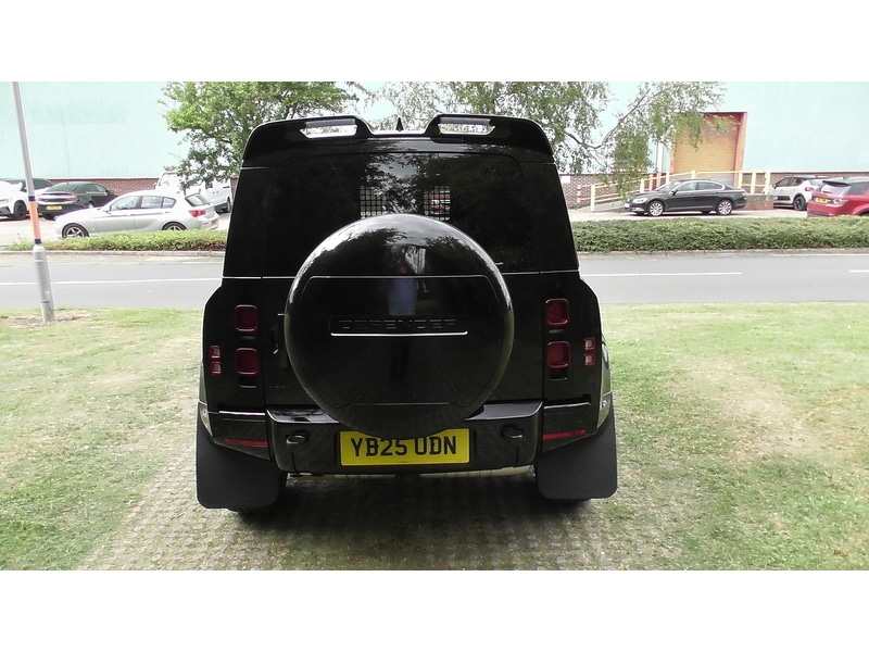 Used Land Rover Defender 90 2025 for sale - 76047114: Photo 6