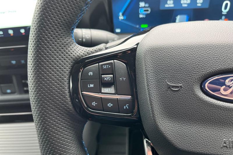 Used Ford E-Transit 2025 for sale - 76302799: Photo 30