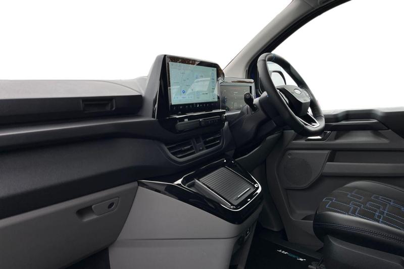 Used Ford E-Transit 2025 for sale - 76302799: Photo 4