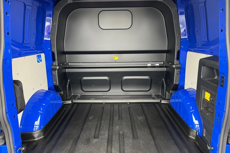 Used Ford E-Transit 2025 for sale - 76302799: Photo 5