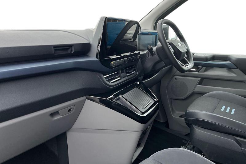 Used Ford Tourneo Custom 2024 for sale - 77848731: Photo 3