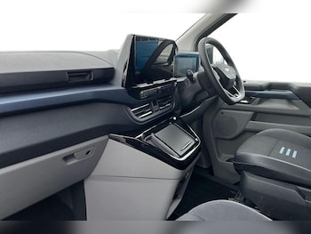 Used Ford Tourneo Custom 2024 for sale - 77848731: Photo