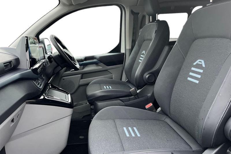 Used Ford Tourneo Custom 2024 for sale - 77848731: Photo 9