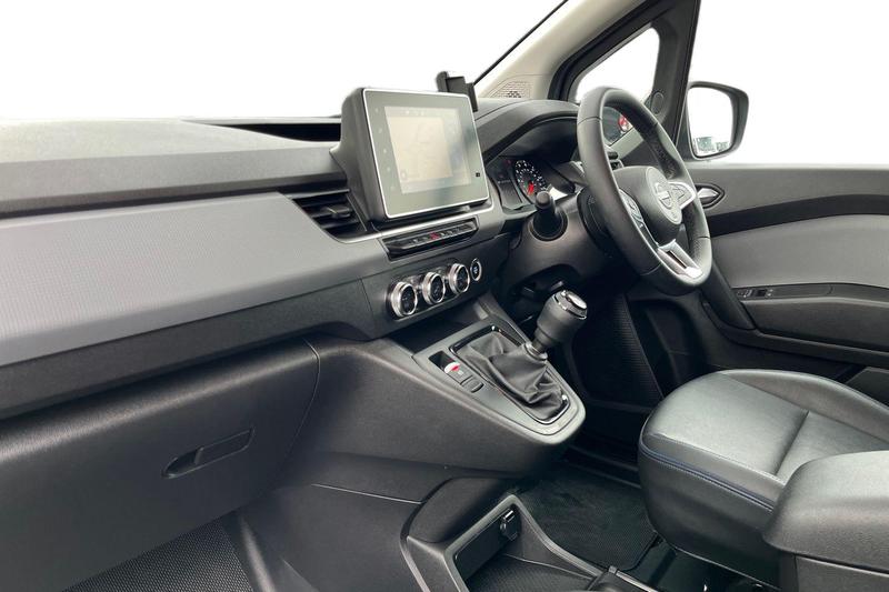 Used Nissan Other 2023 for sale - 78153010: Photo 3