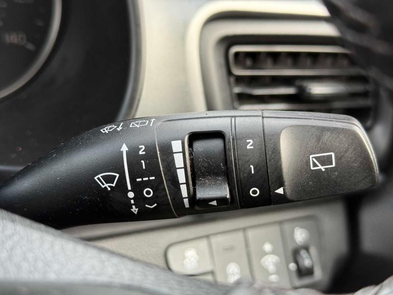 Used Kia Stonic 2023 for sale - 77462542: Photo 30