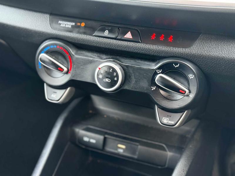 Used Kia Stonic 2023 for sale - 77462542: Photo 33