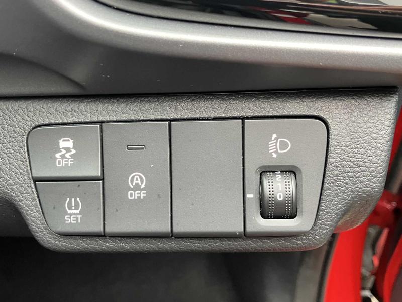 Used Kia Stonic 2024 for sale - 76216564: Photo 14