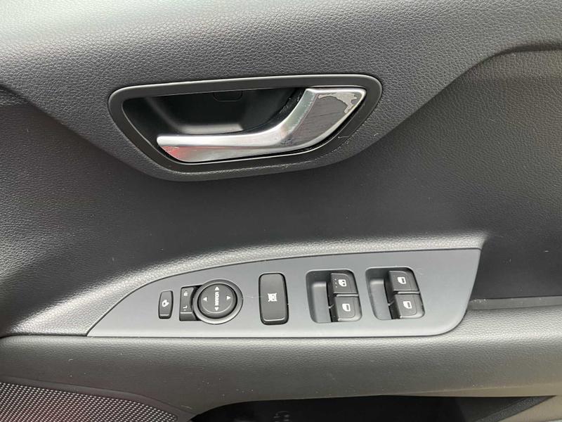 Used Kia Stonic 2024 for sale - 76216564: Photo 16