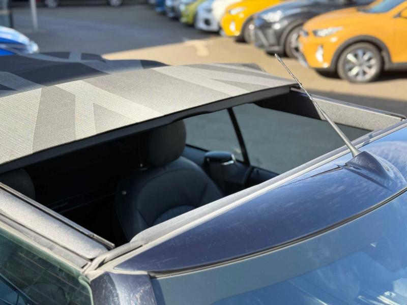 Used MINI Convertible 2022 for sale - 77733257: Photo 18