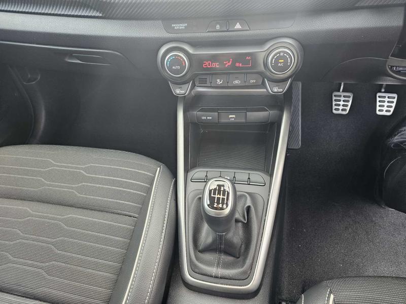 Used Kia Stonic 2024 for sale - 76631268: Photo 31