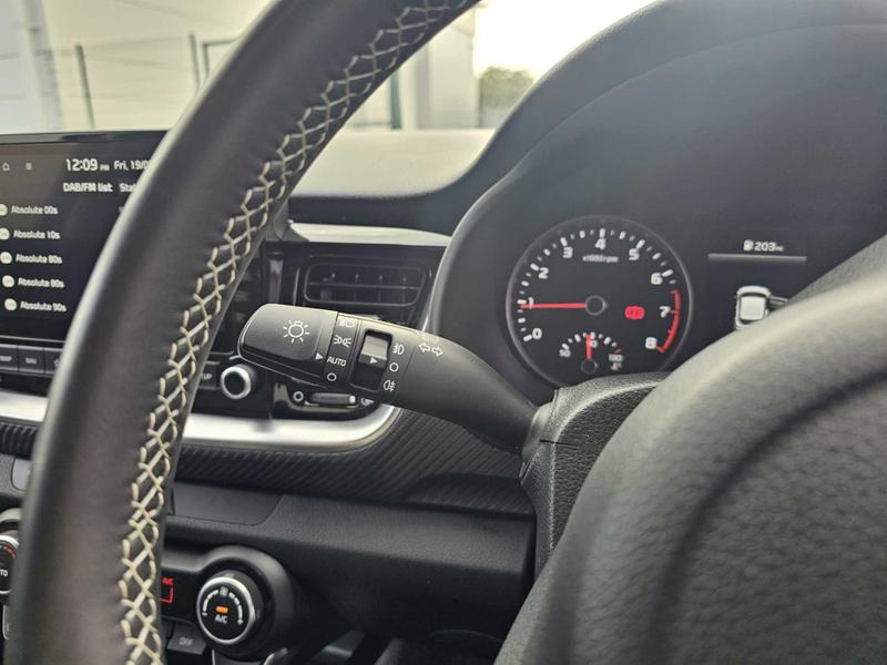 Used Kia Stonic 2024 for sale - 76631268: Photo 35