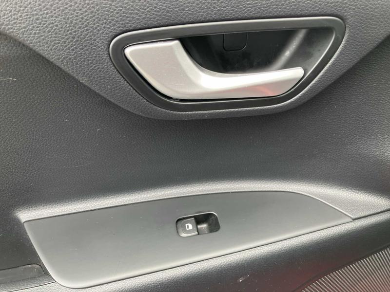 Used Kia Stonic 2023 for sale - 75995342: Photo 24