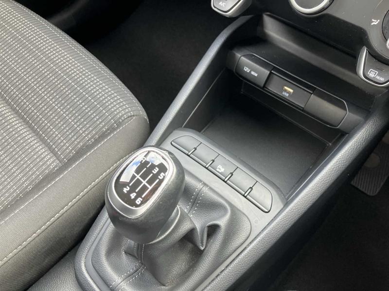 Used Kia Stonic 2023 for sale - 75995342: Photo 35