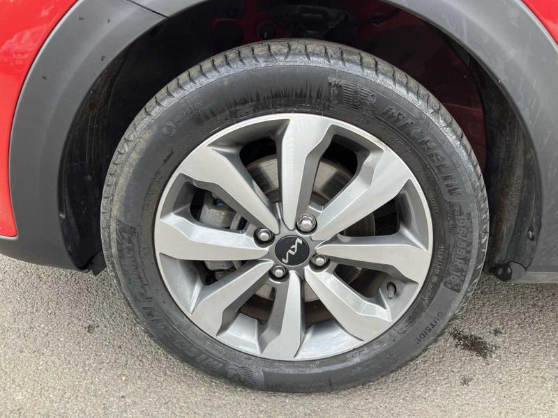 Used Kia Stonic 2023 for sale - 75995342: Photo 8