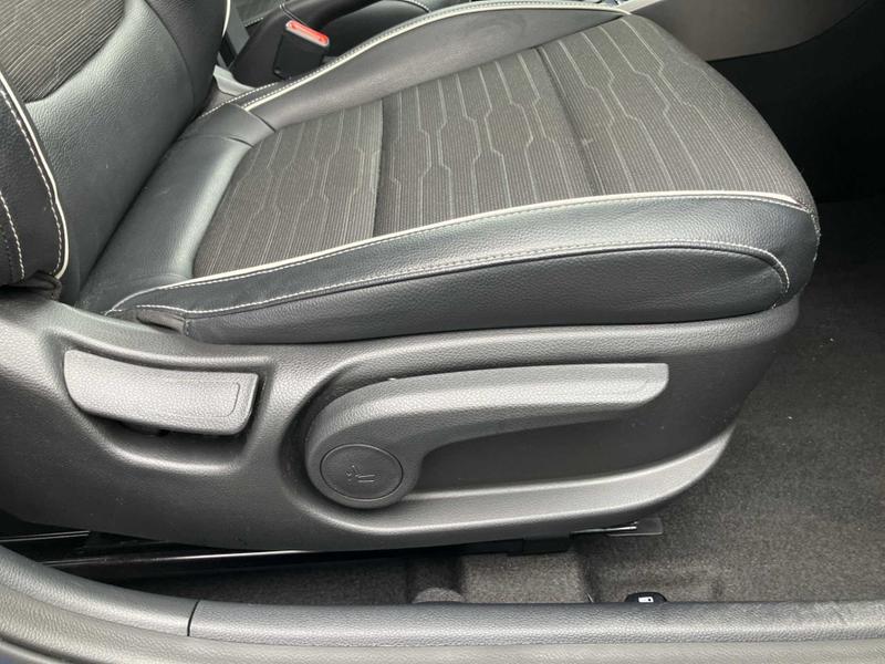 Used Kia Stonic 2022 for sale - 76056061: Photo 15