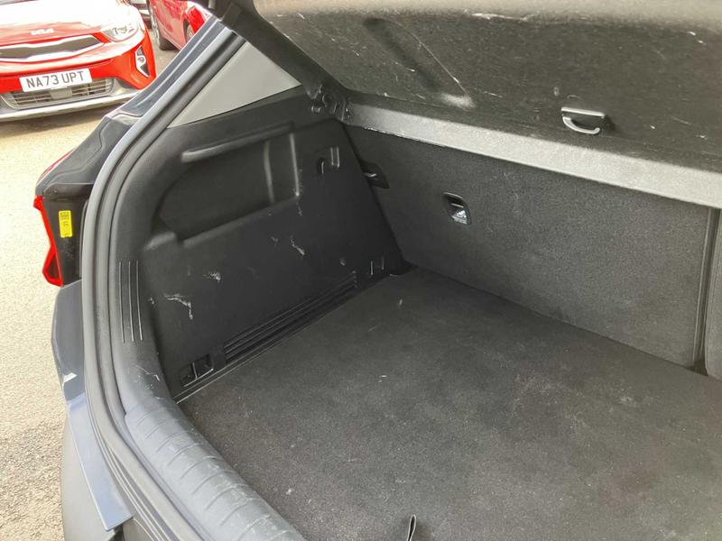 Used Kia Stonic 2023 for sale - 76056132: Photo 12
