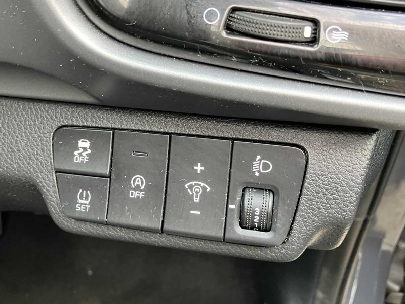 Used Kia Stonic 2023 for sale - 76056132: Photo 14