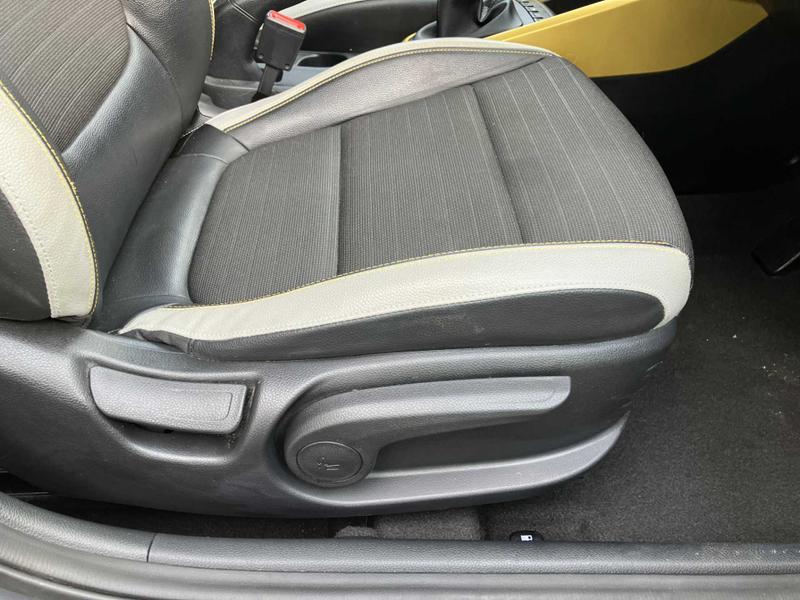 Used Kia Stonic 2023 for sale - 76056132: Photo 15