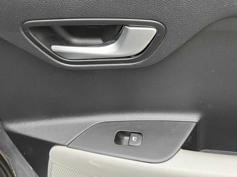 Used Kia Stonic 2023 for sale - 76056132: Photo 20