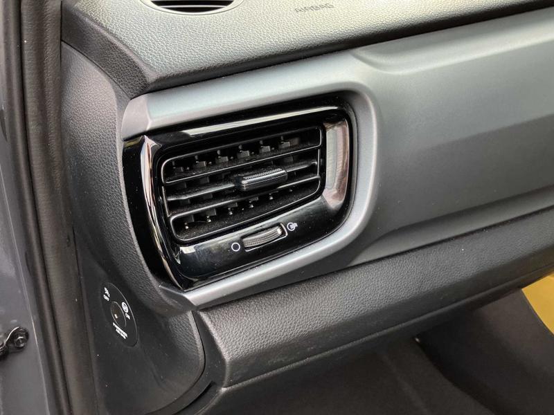 Used Kia Stonic 2023 for sale - 76056132: Photo 24